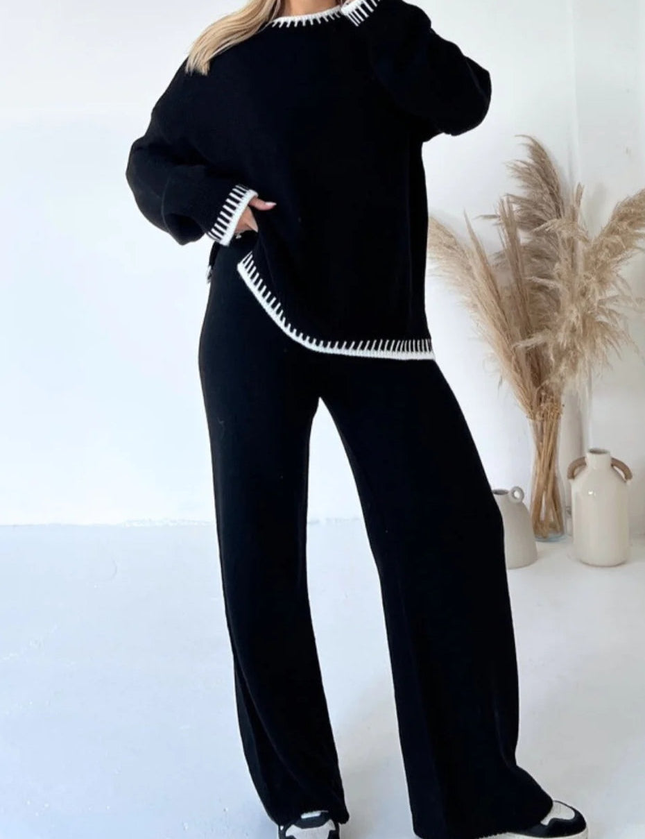 Casual kolorowy sweter w zestawie z luźnymi spodniami
