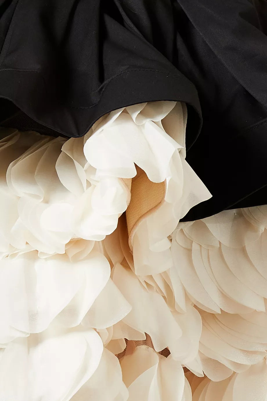Sukienka Leandra — Ebony & Ivory Feather