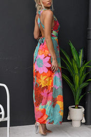 Sukienka maxi bez rękawów z dekoltem w serek, wiązana z tyłu, z rozcięciem i kwiatowym nadrukiem