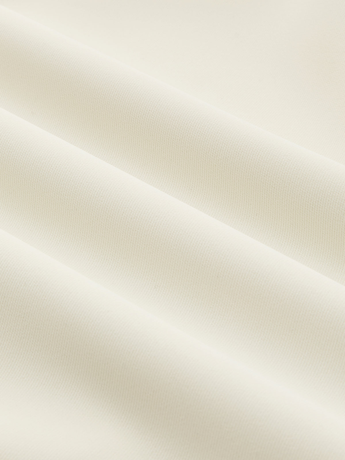 Sukienka z falbanami, dekoltem w serek i krótkim rękawem