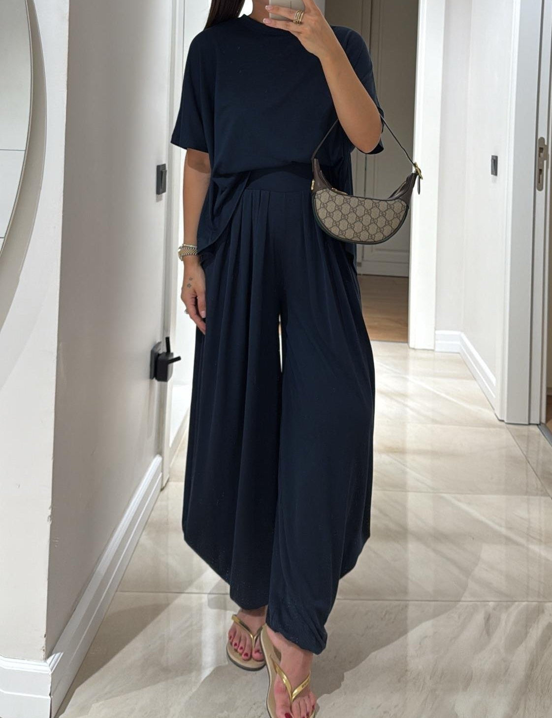 Jasnoszary Casual Top i Szerokie Spodnie