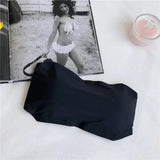 Biustonosz bandeau z regulowanym obwodem