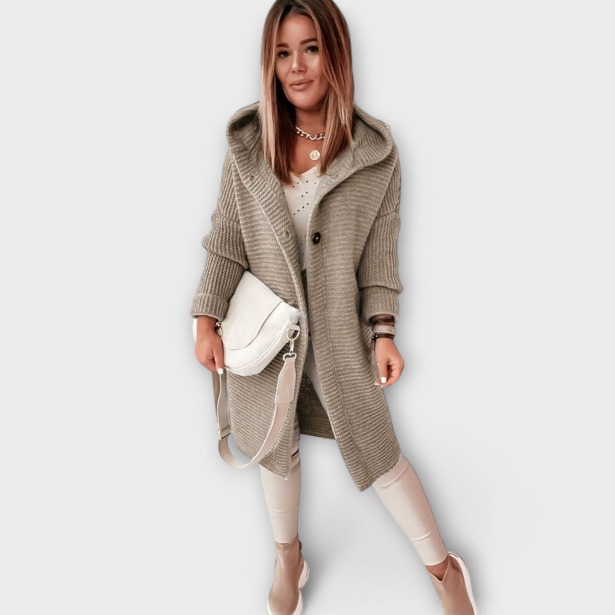 famoso-stylische-strickjacke-291523-Photoroom.jpg