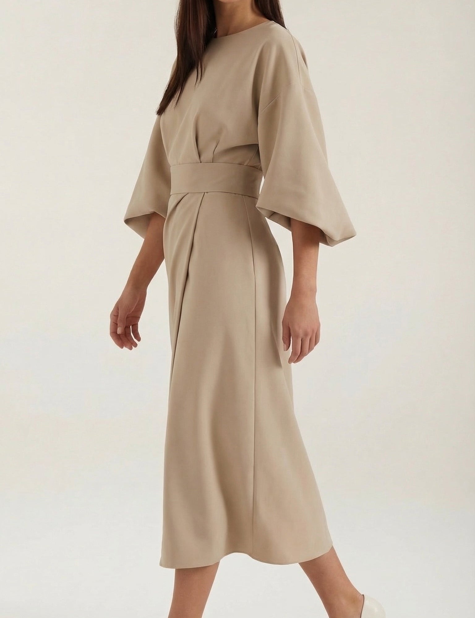 rosa-mae-de-ana-maxikleid-mit-taillenguertel-midikleider-beige-7692648.jpg