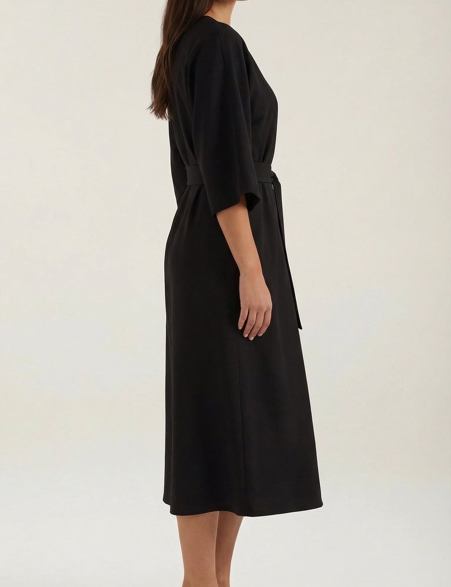 rosa-mae-de-ana-maxikleid-mit-taillenguertel-midikleider-schwarz-9156504.jpg
