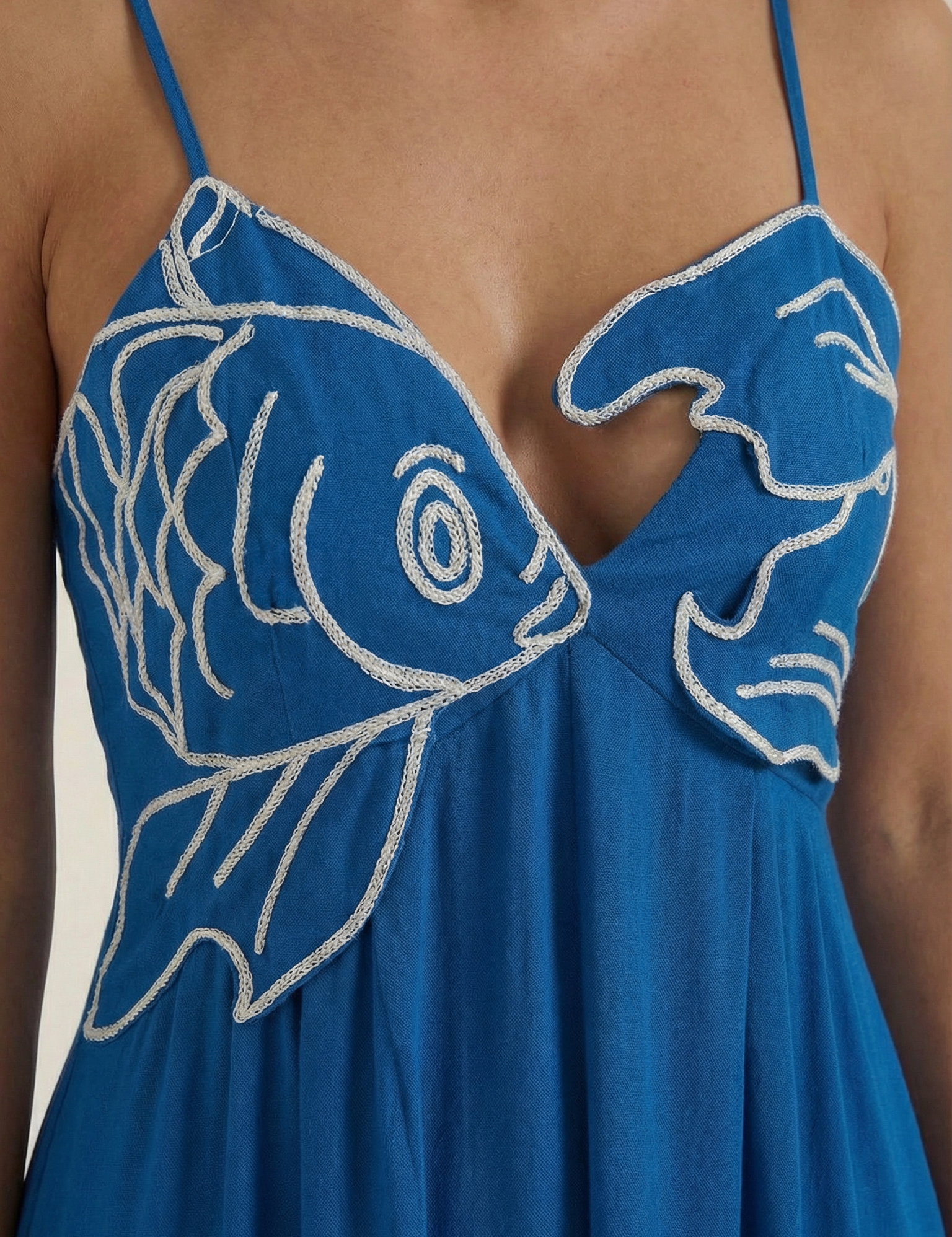 rosa-mae-de-deborah-besticktes-maxikleid-maxikleider-blau-3828801.png