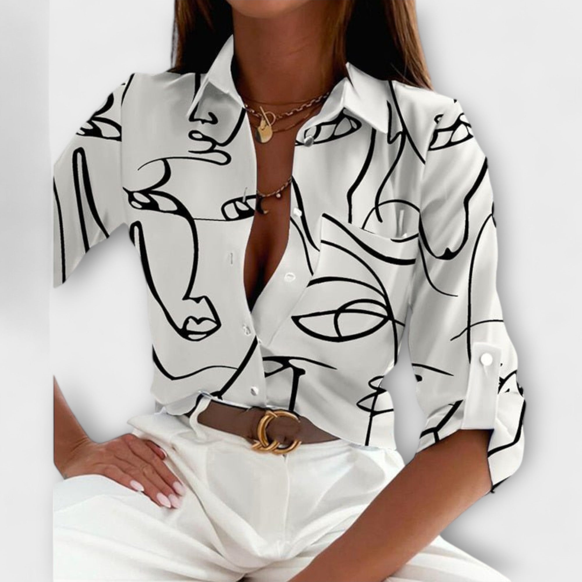 wolf-bluse-mit-umlegekragen-841546-Photoroom.jpg